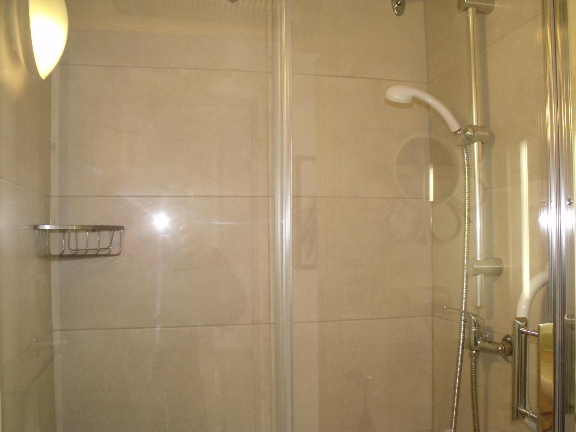 Appartement T2, 3 étoiles, 40m2 ,parking privé, Mer 300m, Wifi, Piscines, très propre, Ascenseurs Le Grau-du-Roi Extérieur photo