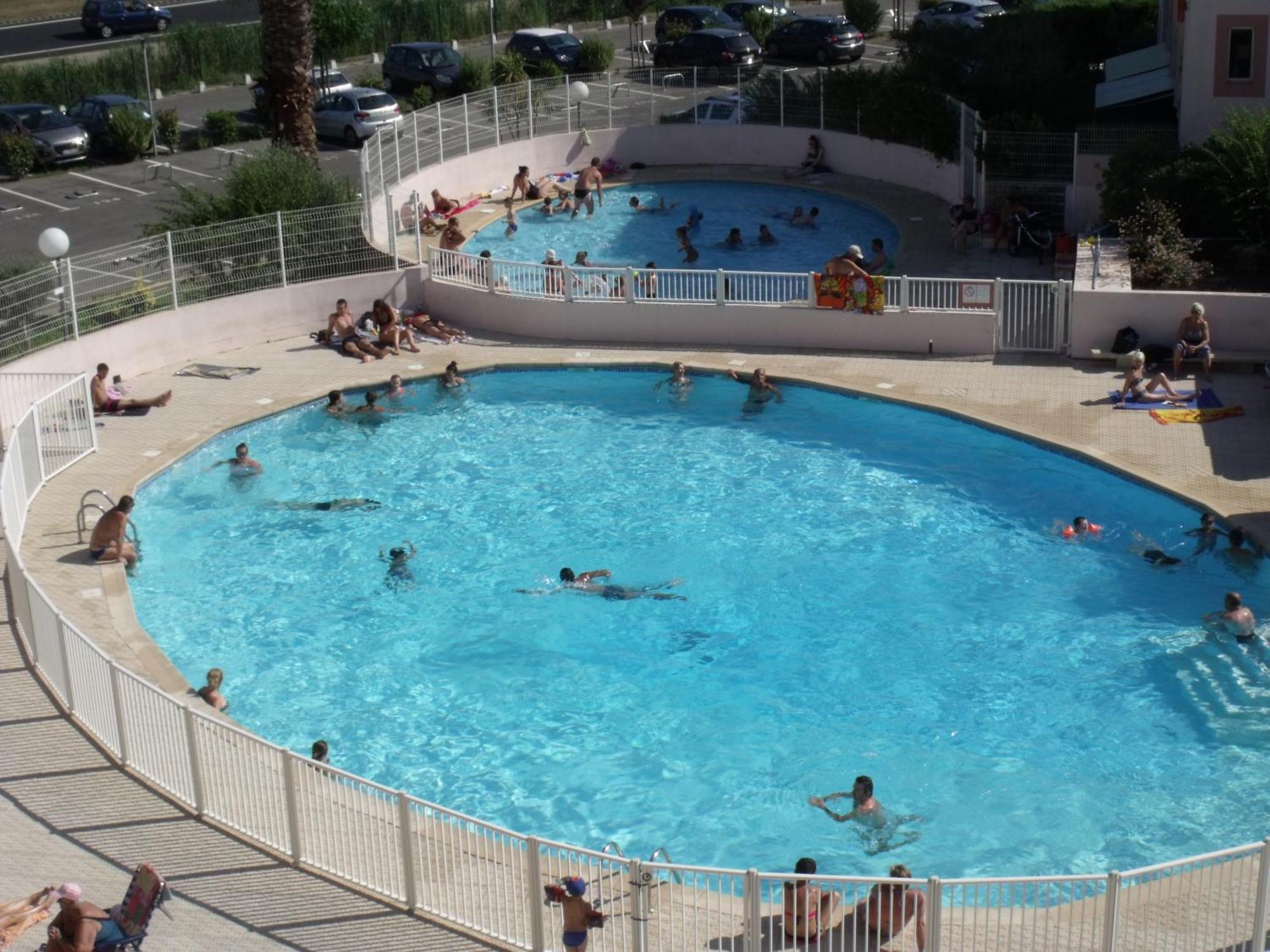 Appartement T2, 3 étoiles, 40m2 ,parking privé, Mer 300m, Wifi, Piscines, très propre, Ascenseurs Le Grau-du-Roi Extérieur photo